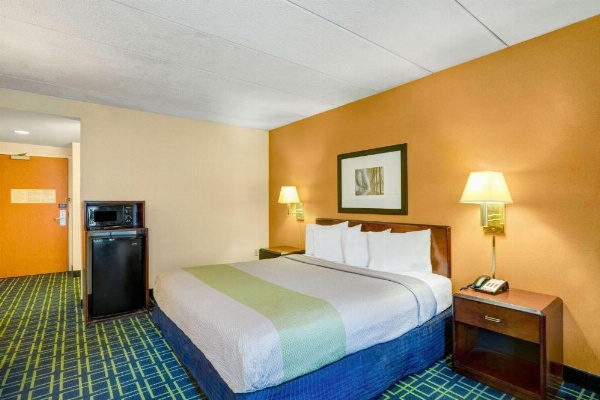 Motel 6-Milford, CT image 8